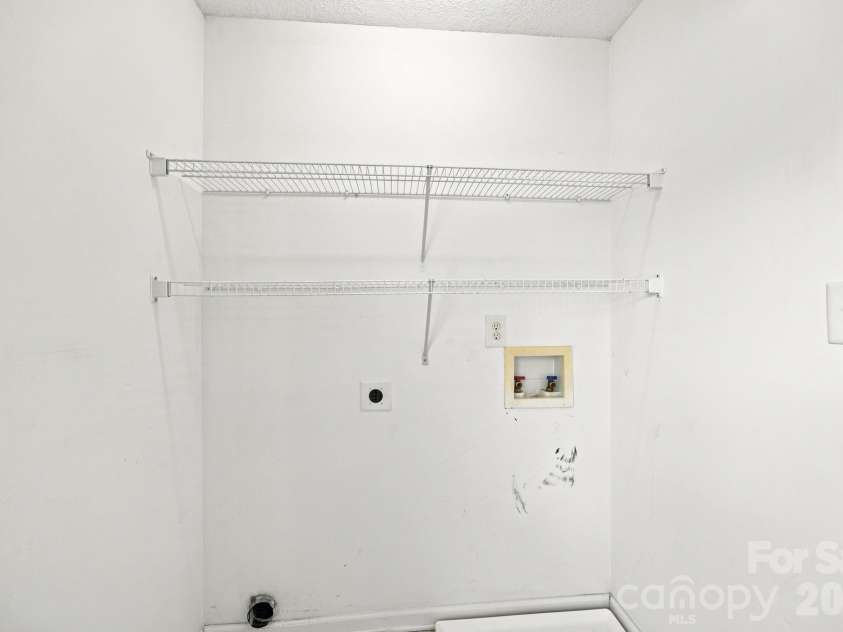 10404 Haddington Drive, Charlotte, NC 28269.  MLS# CAR4412907, YatesRealty ID 43660. 