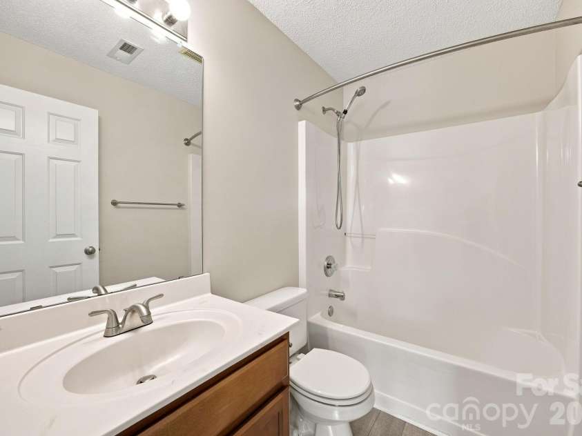 10404 Haddington Drive, Charlotte, NC 28269.  MLS# CAR4412907, YatesRealty ID 43660. 
