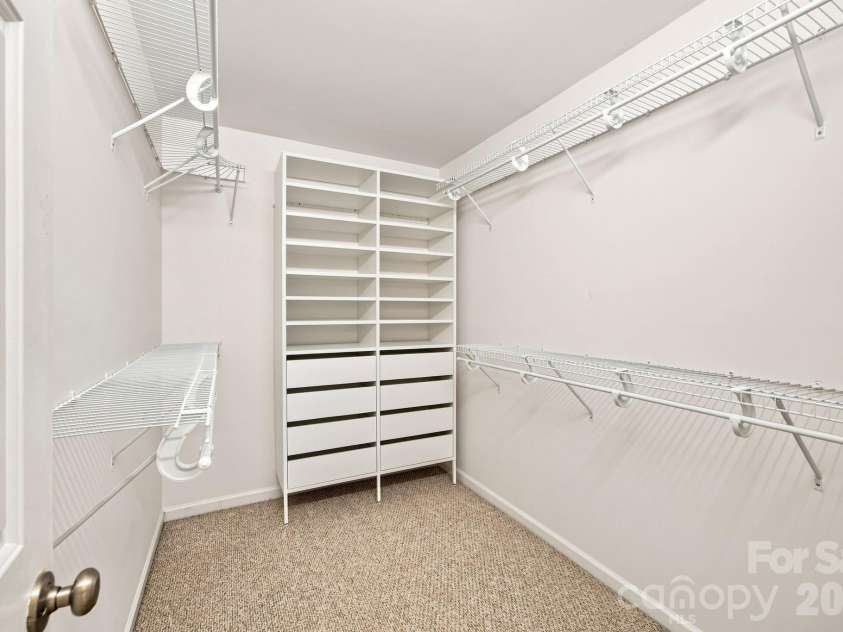 10404 Haddington Drive, Charlotte, NC 28269.  MLS# CAR4412907, YatesRealty ID 43660. 