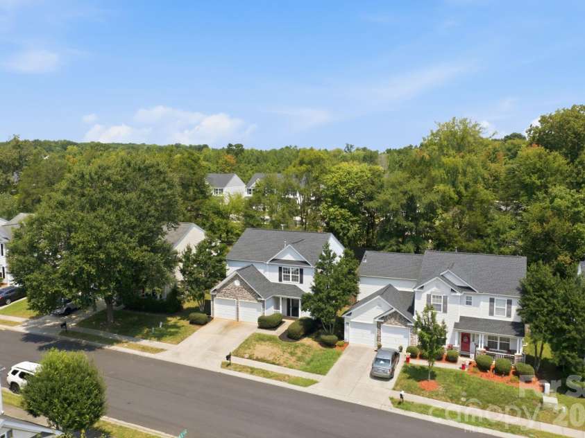 10404 Haddington Drive, Charlotte, NC 28269.  MLS# CAR4412907, YatesRealty ID 43660. 