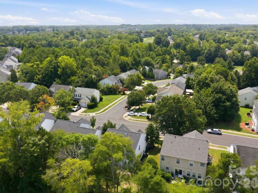 10404 Haddington Drive, Charlotte, NC 28269.  MLS# CAR4412907, YatesRealty ID 43660. 