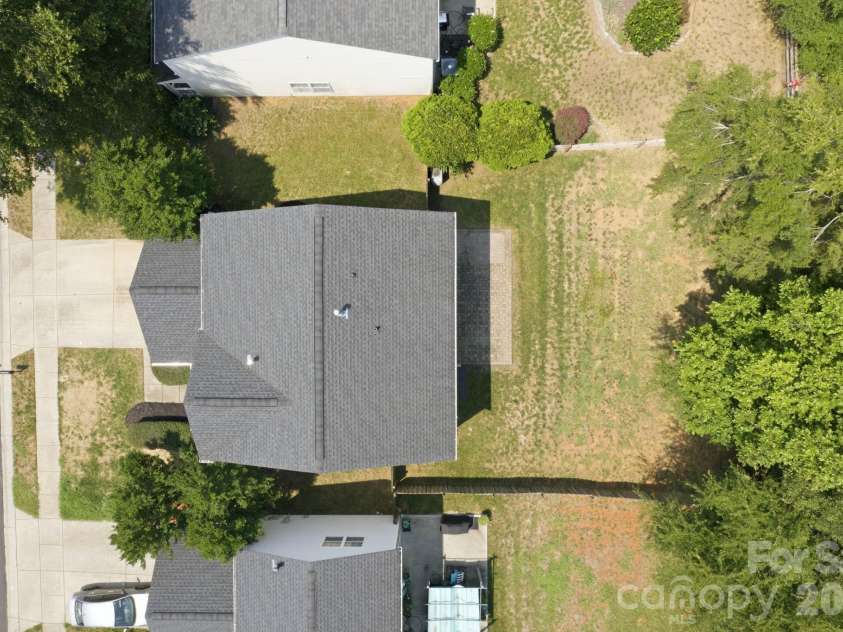 10404 Haddington Drive, Charlotte, NC 28269.  MLS# CAR4412907, YatesRealty ID 43660. 