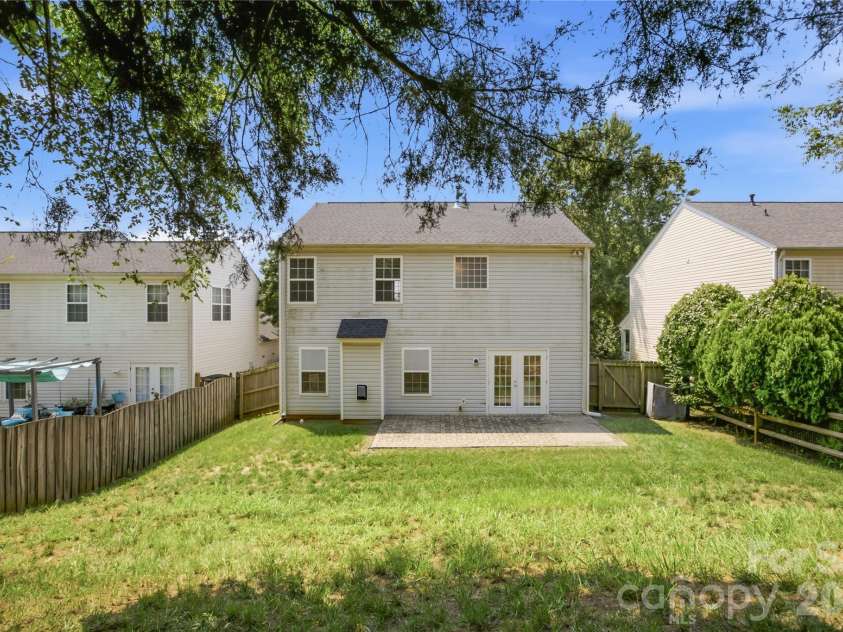 10404 Haddington Drive, Charlotte, NC 28269.  MLS# CAR4412907, YatesRealty ID 43660. 