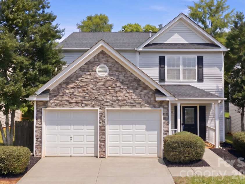 10404 Haddington Drive, Charlotte, NC 28269.  MLS# CAR4412907, YatesRealty ID 43660. 