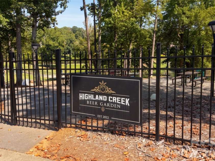 10404 Haddington Drive, Charlotte, NC 28269.  MLS# CAR4412907, YatesRealty ID 43660. 