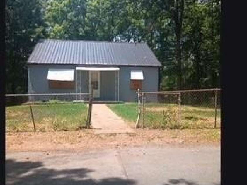660 Colston Street, Albemarle, NC 28001.  MLS# CAR4413514, YatesRealty ID 43661. 