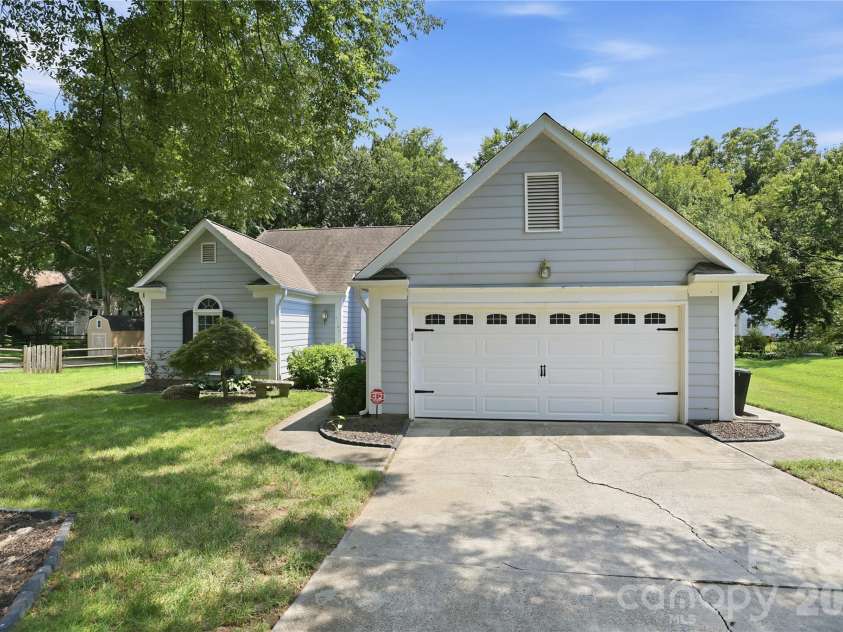 9101 Orchard Lane, Charlotte, NC 28210.  MLS# CAR4409670, YatesRealty ID 43667. 