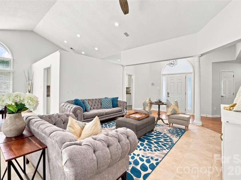 9101 Orchard Lane, Charlotte, NC 28210.  MLS# CAR4409670, YatesRealty ID 43667. 