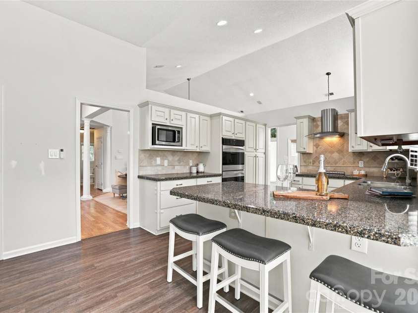 9101 Orchard Lane, Charlotte, NC 28210.  MLS# CAR4409670, YatesRealty ID 43667. 