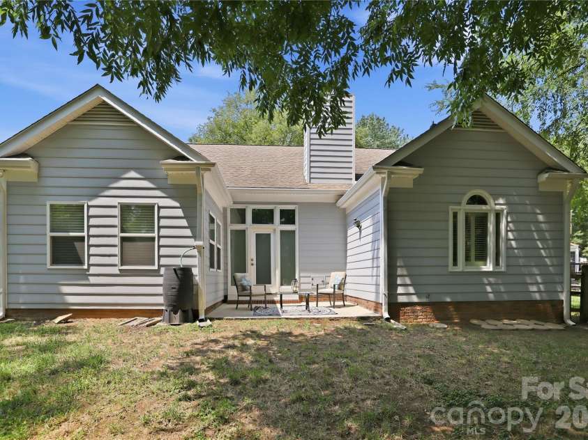 9101 Orchard Lane, Charlotte, NC 28210.  MLS# CAR4409670, YatesRealty ID 43667. 