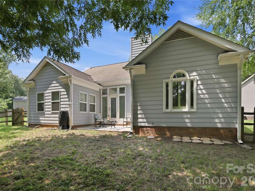 9101 Orchard Lane, Charlotte, NC 28210.  MLS# CAR4409670, YatesRealty ID 43667. 