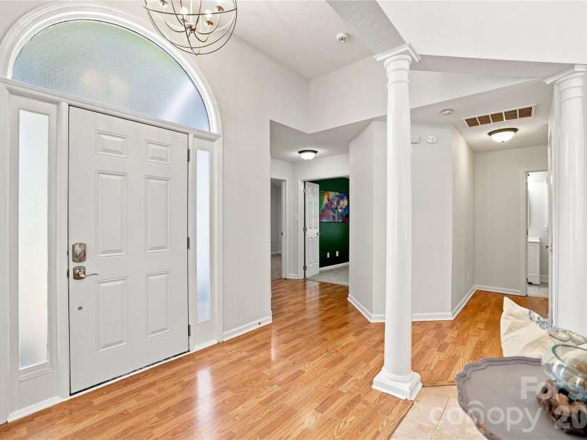 9101 Orchard Lane, Charlotte, NC 28210.  MLS# CAR4409670, YatesRealty ID 43667. Glorious foyer into the open floor plan