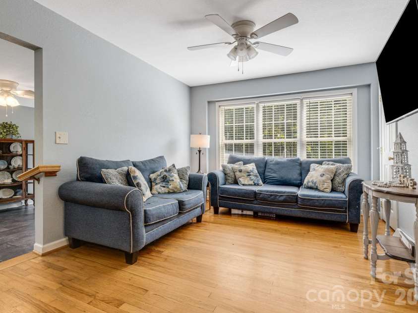 303 Hunter Street, Burnsville, NC 28714.  MLS# CAR4413835, YatesRealty ID 43668. 