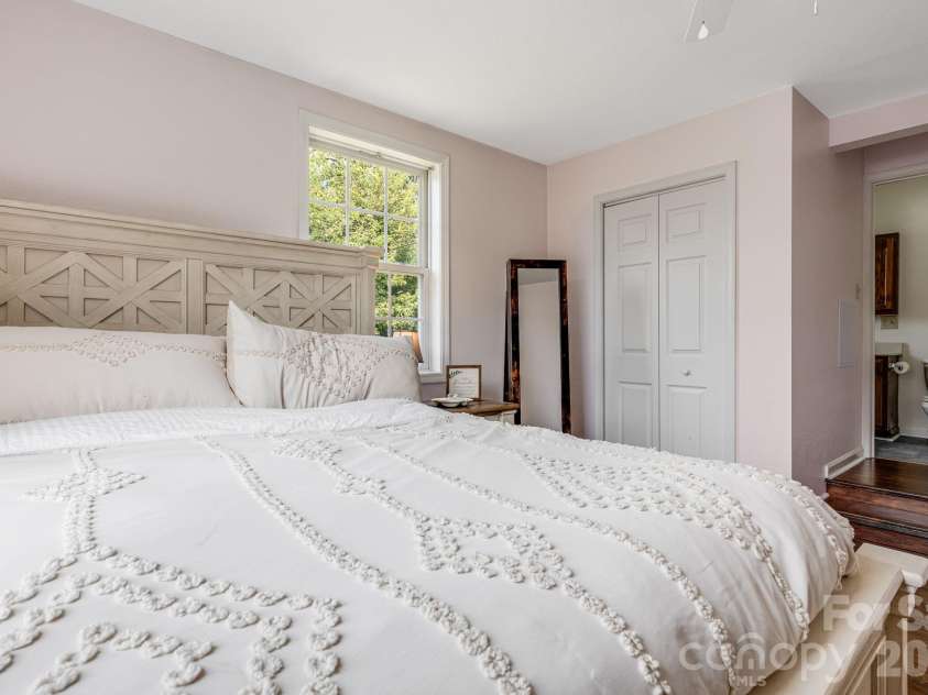 303 Hunter Street, Burnsville, NC 28714.  MLS# CAR4413835, YatesRealty ID 43668. 