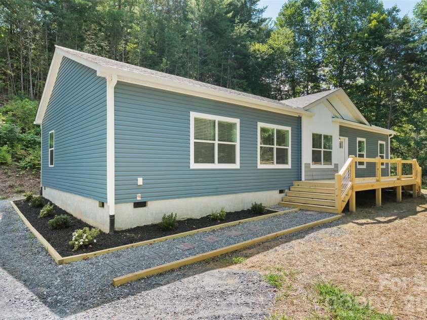24 Green Burch Drive, Bryson City, NC 28713.  MLS# CAR4413936, YatesRealty ID 43671. 