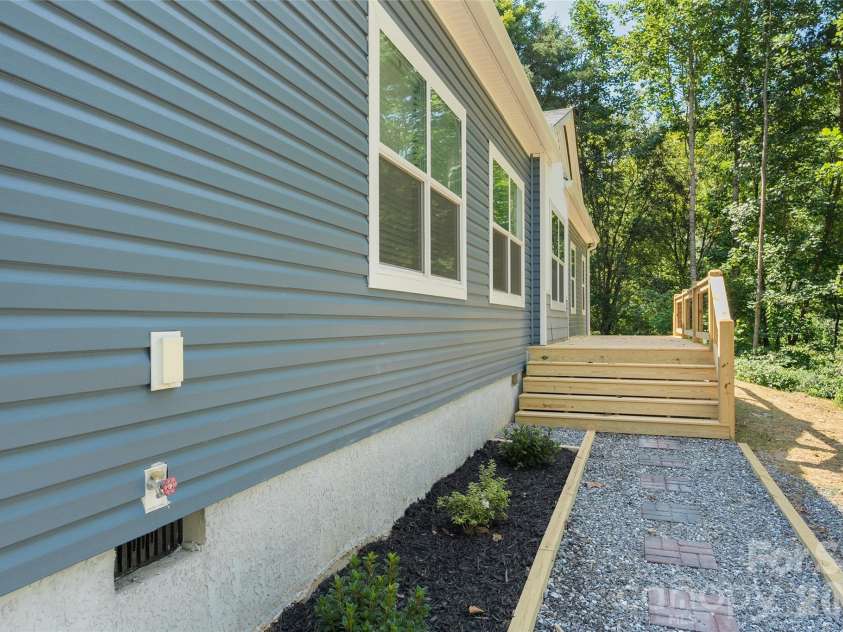 24 Green Burch Drive, Bryson City, NC 28713.  MLS# CAR4413936, YatesRealty ID 43671. 