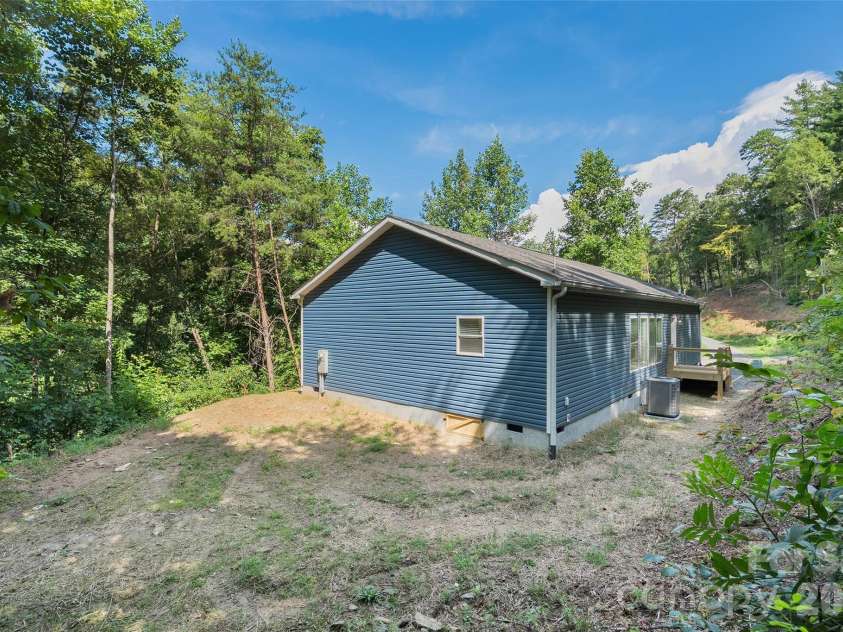 24 Green Burch Drive, Bryson City, NC 28713.  MLS# CAR4413936, YatesRealty ID 43671. 