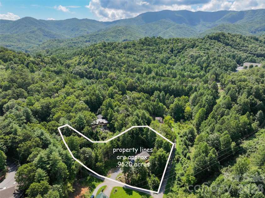 24 Green Burch Drive, Bryson City, NC 28713.  MLS# CAR4413936, YatesRealty ID 43671. 