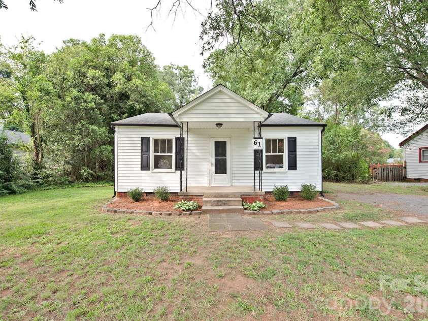 61 Pinecrest Drive, Concord, NC 28027.  MLS# CAR4413872, YatesRealty ID 43673. 