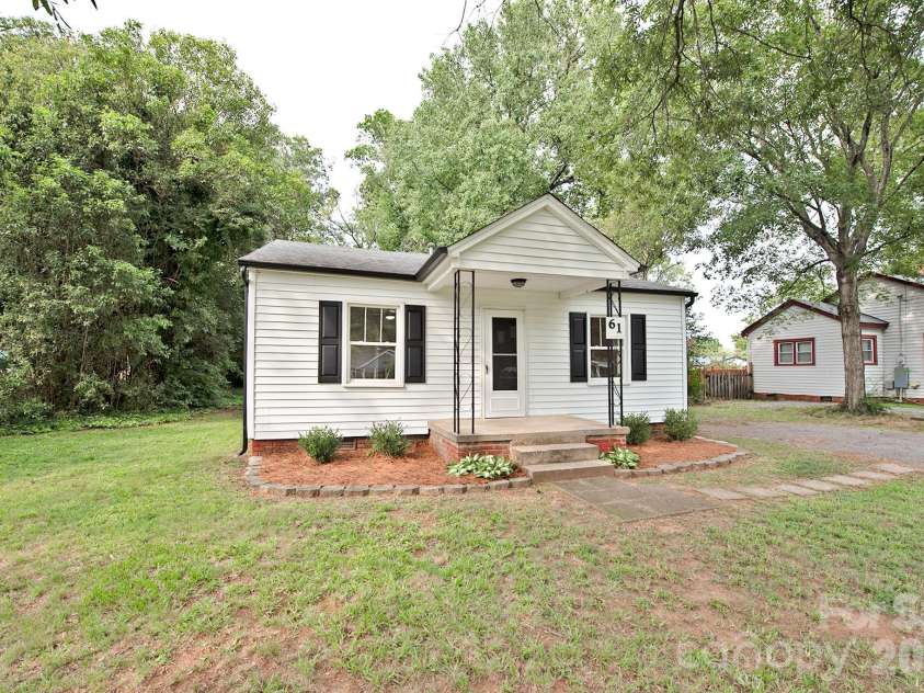 61 Pinecrest Drive, Concord, NC 28027.  MLS# CAR4413872, YatesRealty ID 43673. 