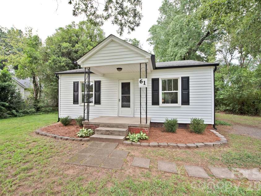 61 Pinecrest Drive, Concord, NC 28027.  MLS# CAR4413872, YatesRealty ID 43673. 