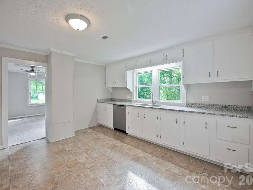 61 Pinecrest Drive, Concord, NC 28027.  MLS# CAR4413872, YatesRealty ID 43673. 