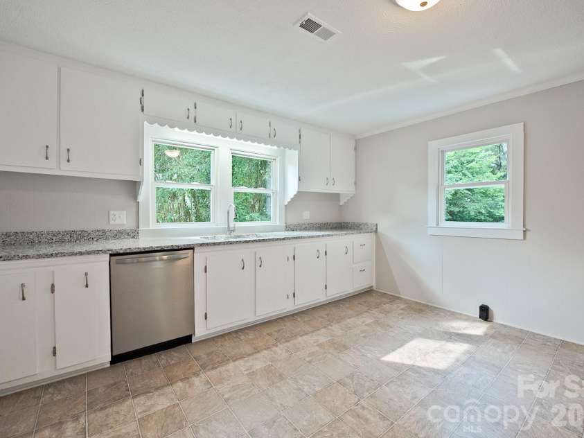 61 Pinecrest Drive, Concord, NC 28027.  MLS# CAR4413872, YatesRealty ID 43673. 