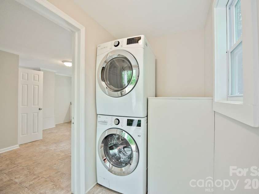 61 Pinecrest Drive, Concord, NC 28027.  MLS# CAR4413872, YatesRealty ID 43673. 
