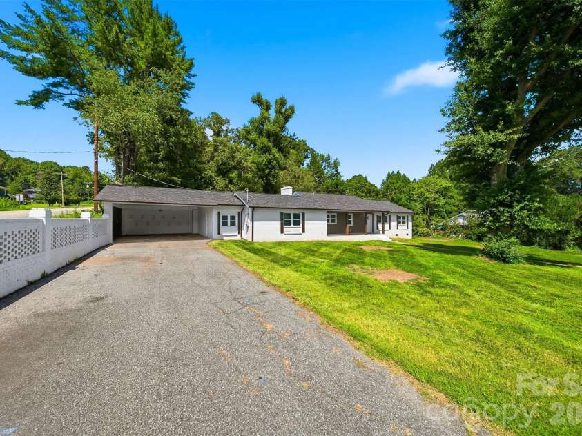 908 13th Street, Conover, NC 28613.  MLS# CAR4411974, YatesRealty ID 43674. 