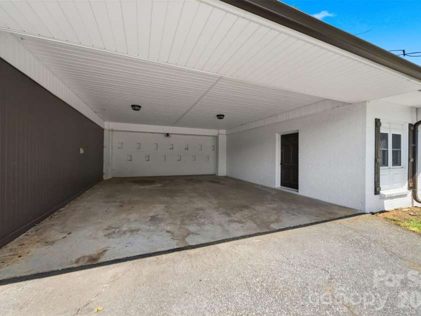 908 13th Street, Conover, NC 28613.  MLS# CAR4411974, YatesRealty ID 43674. 