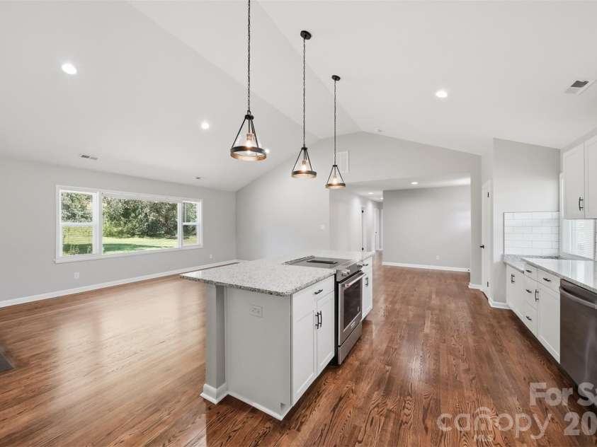 908 13th Street, Conover, NC 28613.  MLS# CAR4411974, YatesRealty ID 43674. Modern Kitchen