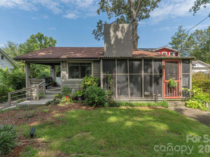 21 Lincoln Avenue, Asheville, NC 28803.  MLS# CAR4412892, YatesRealty ID 43675. 