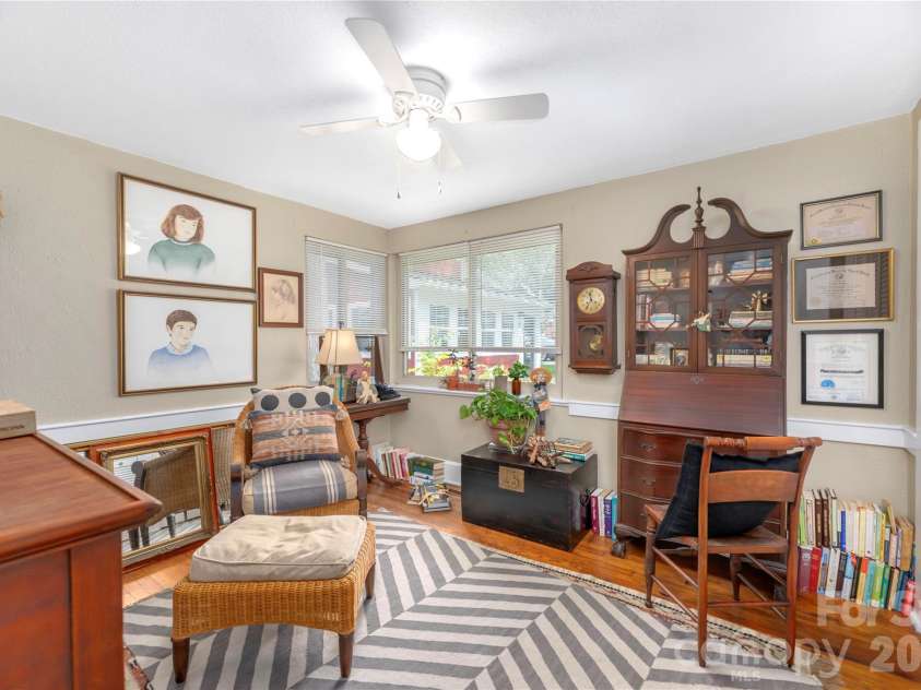 21 Lincoln Avenue, Asheville, NC 28803.  MLS# CAR4412892, YatesRealty ID 43675. 