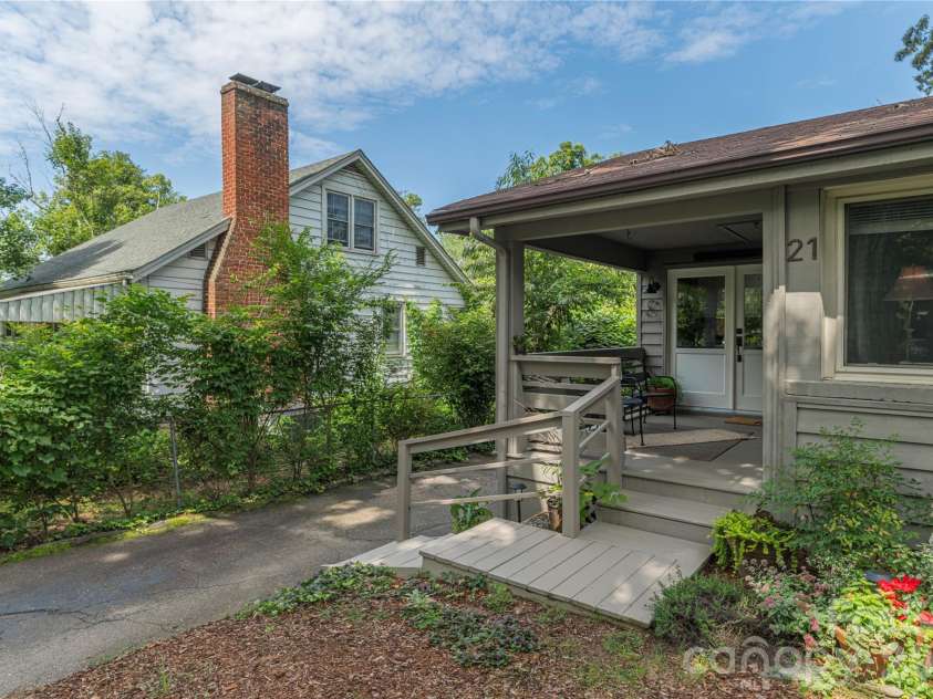 21 Lincoln Avenue, Asheville, NC 28803.  MLS# CAR4412892, YatesRealty ID 43675. 