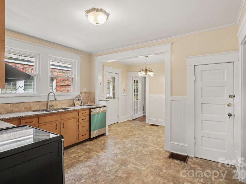 705 Maupin Avenue, Salisbury, NC 28144.  MLS# CAR4413524, YatesRealty ID 43677. Kitchen