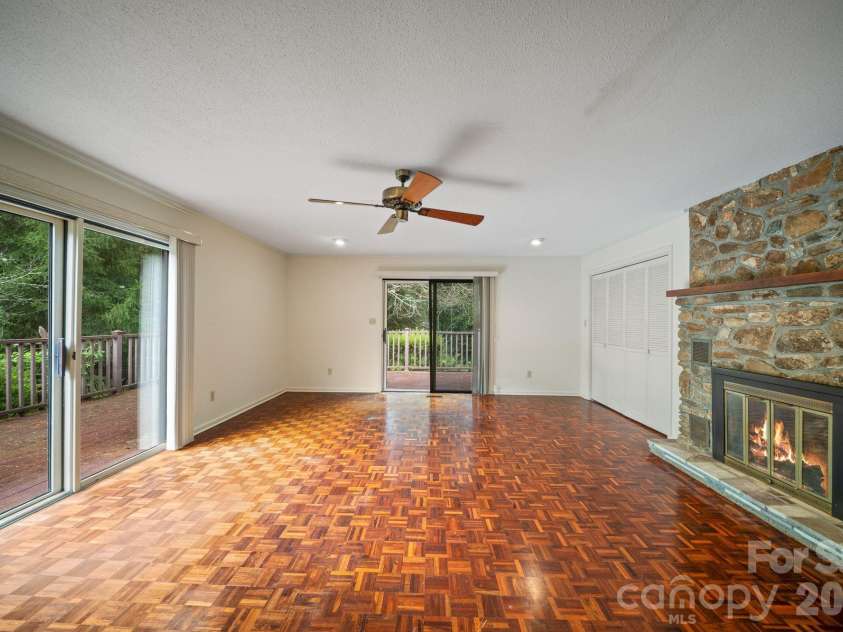 140 Redwood Street, Brevard, NC 28712.  MLS# CAR4412923, YatesRealty ID 43679. 