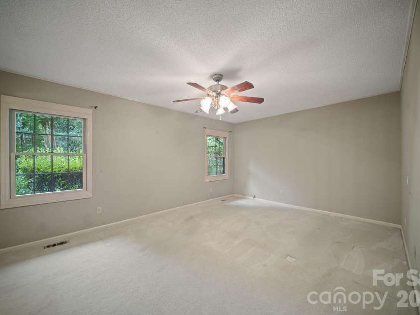 140 Redwood Street, Brevard, NC 28712.  MLS# CAR4412923, YatesRealty ID 43679. 