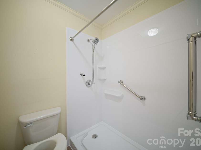 140 Redwood Street, Brevard, NC 28712.  MLS# CAR4412923, YatesRealty ID 43679. 