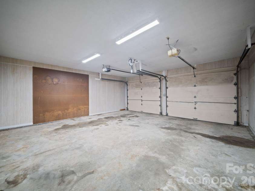 140 Redwood Street, Brevard, NC 28712.  MLS# CAR4412923, YatesRealty ID 43679. 