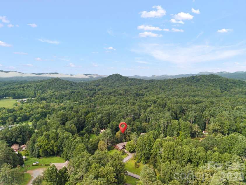 140 Redwood Street, Brevard, NC 28712.  MLS# CAR4412923, YatesRealty ID 43679. 