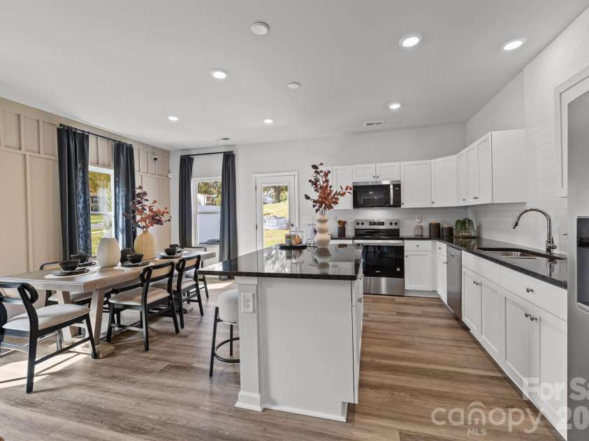 4611 Green Drake Drive, Charlotte, NC 28269.  MLS# CAR4413999, YatesRealty ID 43681. 