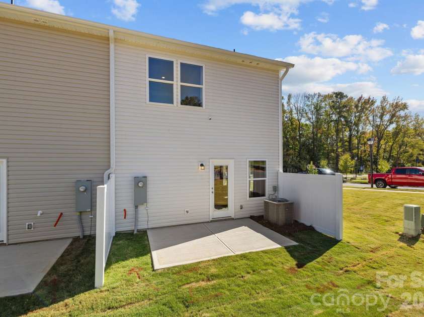 4611 Green Drake Drive, Charlotte, NC 28269.  MLS# CAR4413999, YatesRealty ID 43681. 