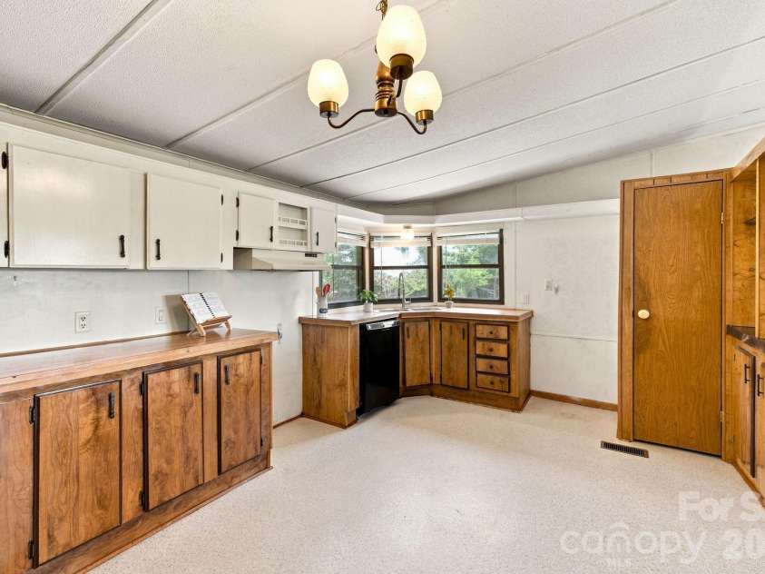 3411 Yount Road, Newton, NC 28658.  MLS# CAR4413321, YatesRealty ID 43682. 