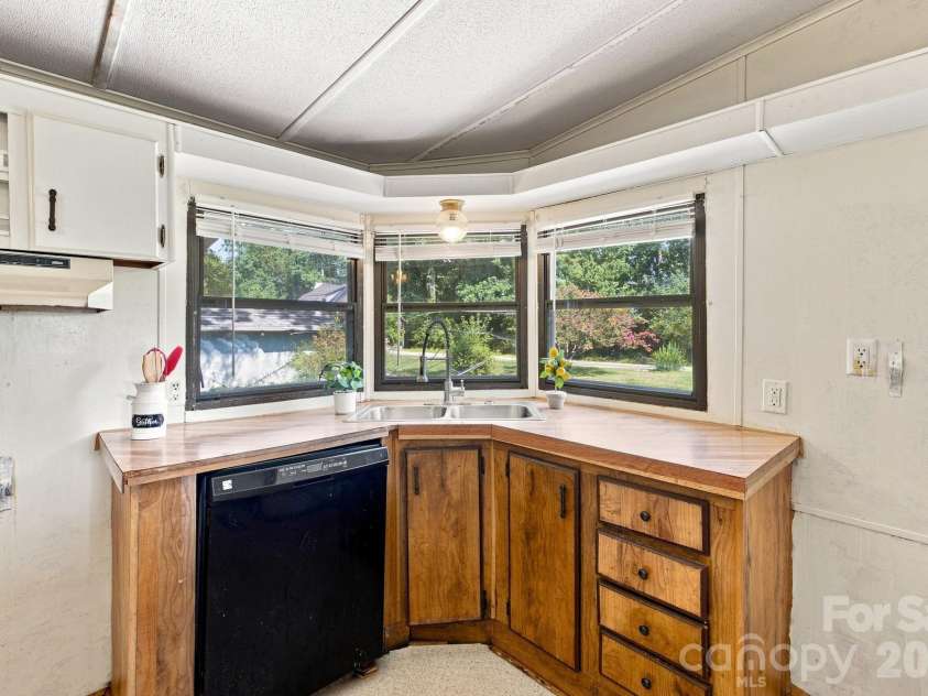 3411 Yount Road, Newton, NC 28658.  MLS# CAR4413321, YatesRealty ID 43682. 