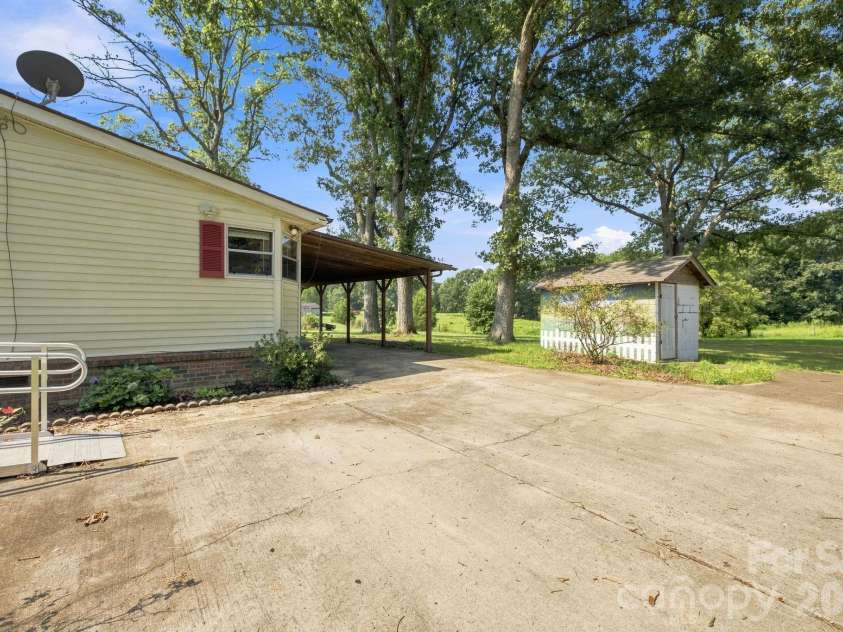 3411 Yount Road, Newton, NC 28658.  MLS# CAR4413321, YatesRealty ID 43682. 