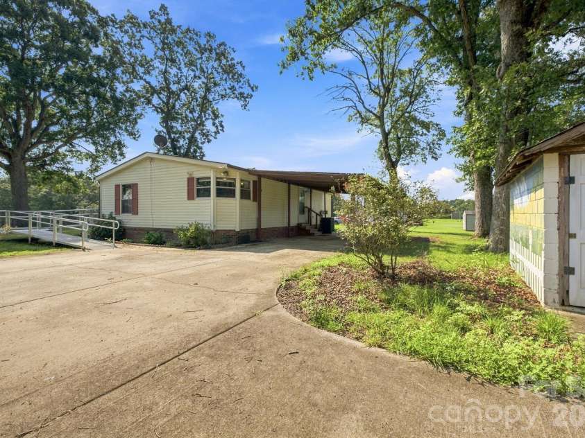 3411 Yount Road, Newton, NC 28658.  MLS# CAR4413321, YatesRealty ID 43682. 