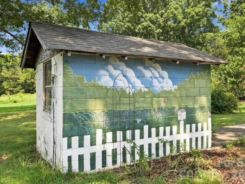 3411 Yount Road, Newton, NC 28658.  MLS# CAR4413321, YatesRealty ID 43682. 