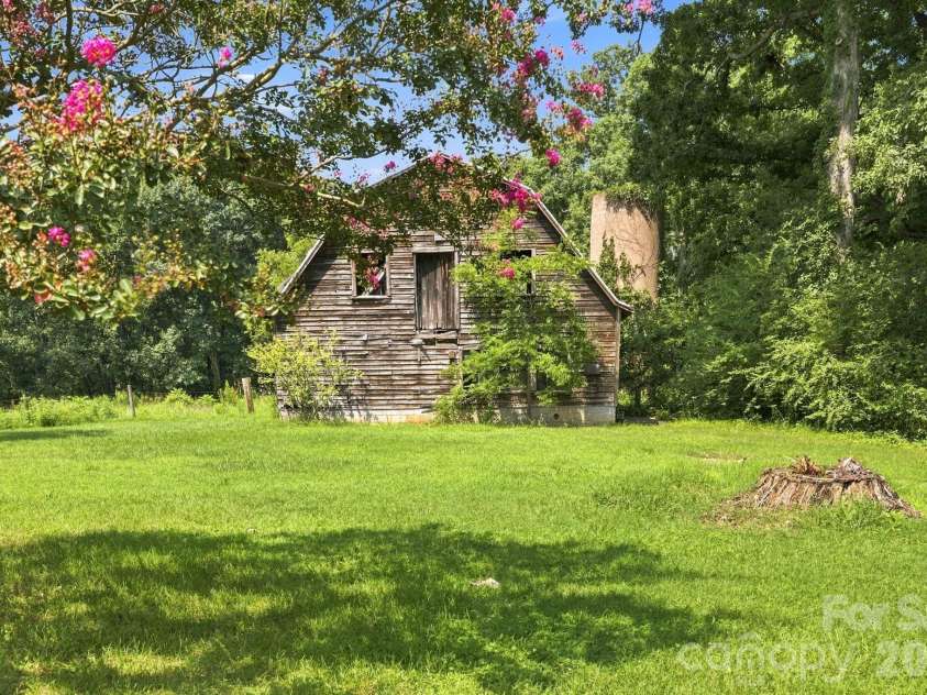 3411 Yount Road, Newton, NC 28658.  MLS# CAR4413321, YatesRealty ID 43682. 