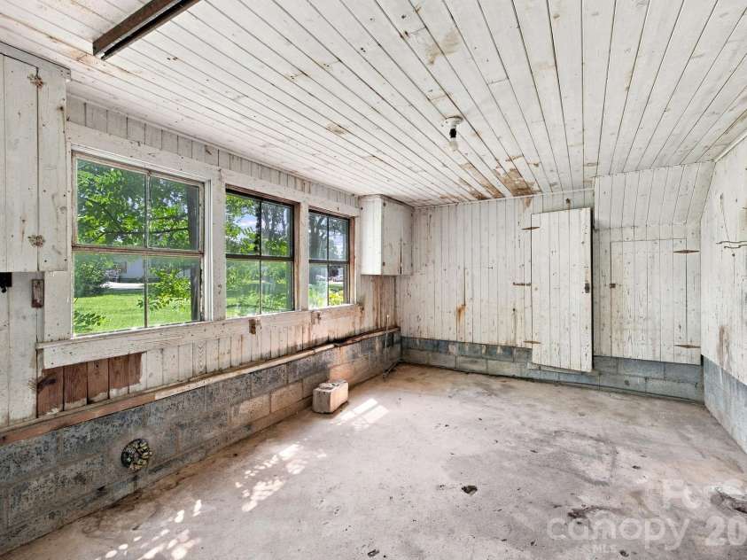 3411 Yount Road, Newton, NC 28658.  MLS# CAR4413321, YatesRealty ID 43682. 