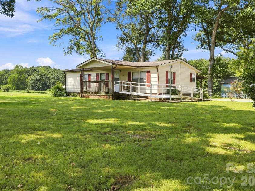 3411 Yount Road, Newton, NC 28658.  MLS# CAR4413321, YatesRealty ID 43682. 